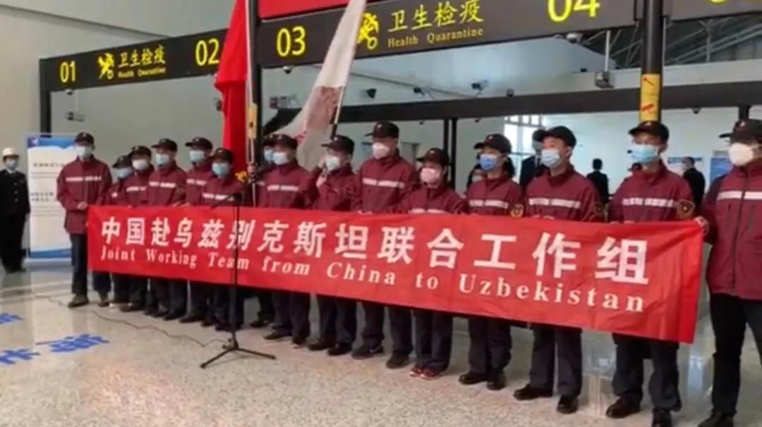 向支援上海抗疫一线的英雄们致敬,永远铭记这位抗疫英雄