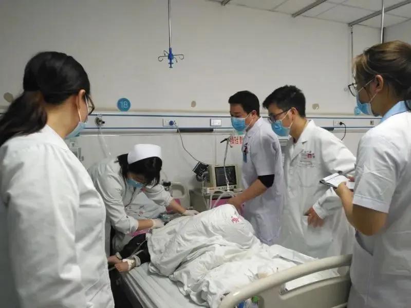 儿童误食蚊香液多久出现症状,小孩误吞蚊香液后怎么救治