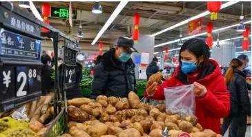 四川巾帼在行动|我的后备箱就是你们的保障箱——甘当村民“代购员”的第一书记