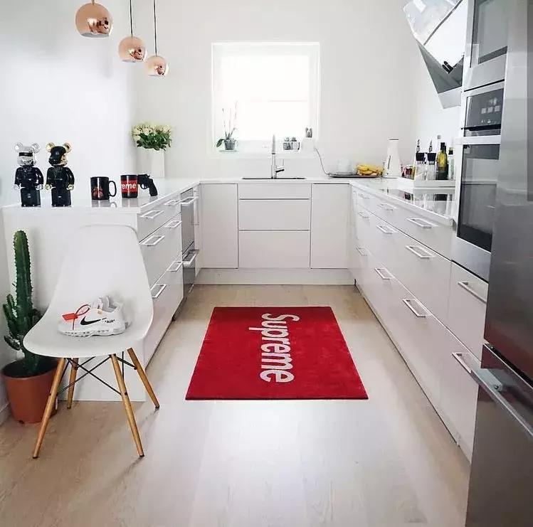 supreme联名款潮牌,supreme潮牌联名