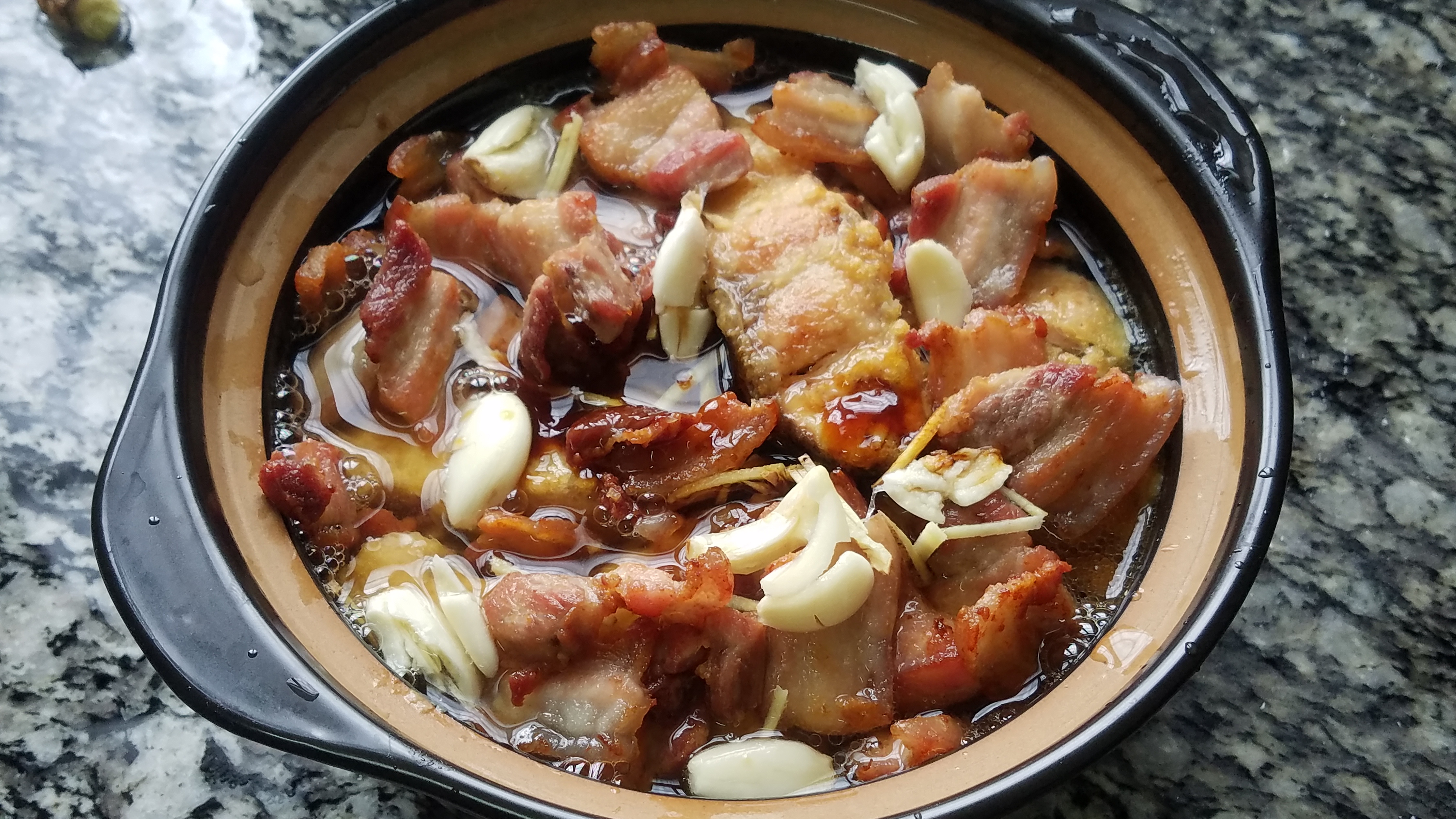 五花肉焖鱼干的做法,豆豉焖鱼五花肉的做法