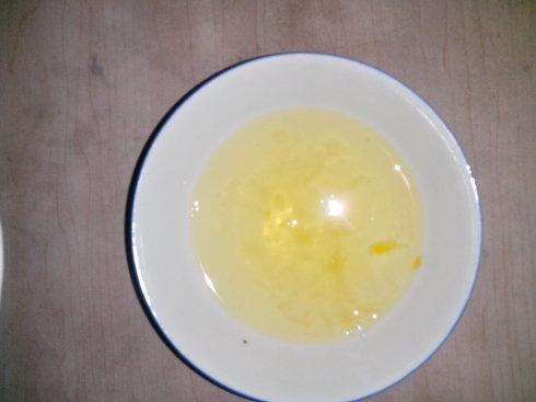 穿皮鞋磨破了脚抹什么东西,皮鞋被蹭掉一块皮怎么办