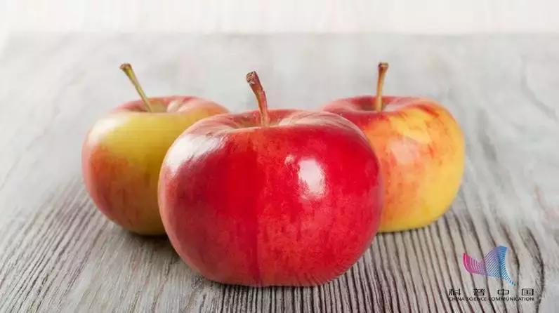早上空腹吃苹果排宿便好吗,早上空腹吃几口它排出隔夜宿便