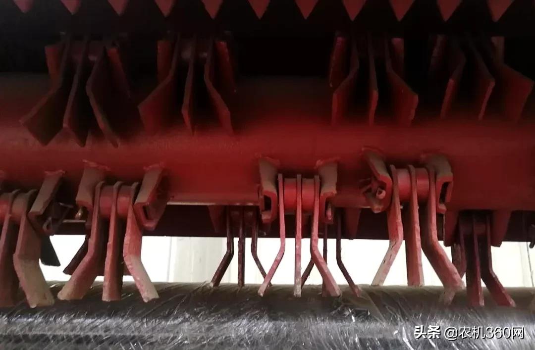 东方红玉米机2024款,20款东方红玉米收获机