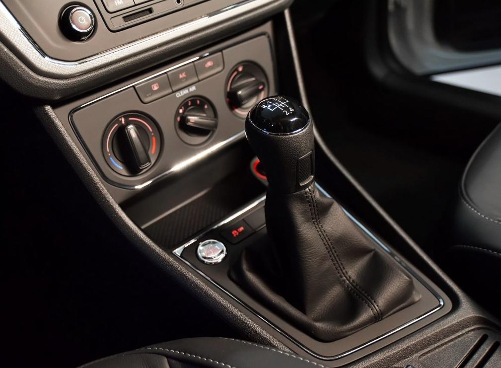 什么样的人还买手动挡,为什么人生第一辆车建议买手动挡