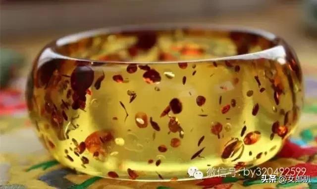 教你怎么挑选琥珀蜜蜡,俄料琥珀虫原石如何挑选
