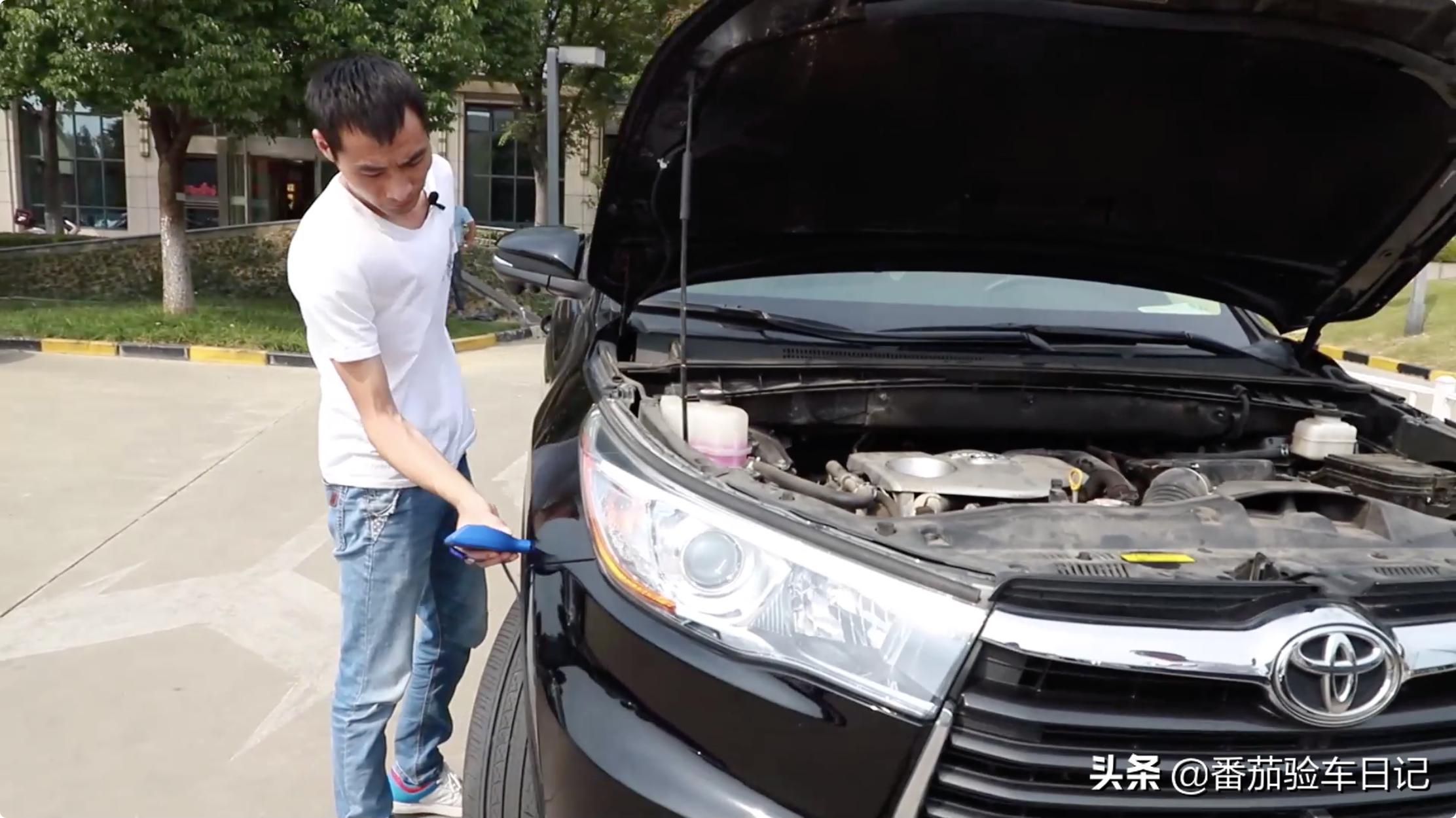 帮客户检测不到两年的丰田汉兰达，价格略高但是车况很值