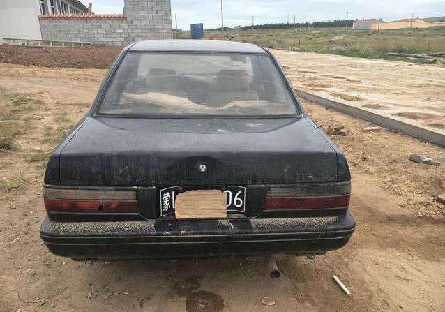 偶遇一辆蓝鸟,偶遇老车尼桑