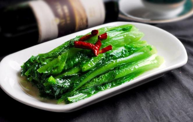 炒菜时油老往外溅,炒菜时怎么避免油到处溅