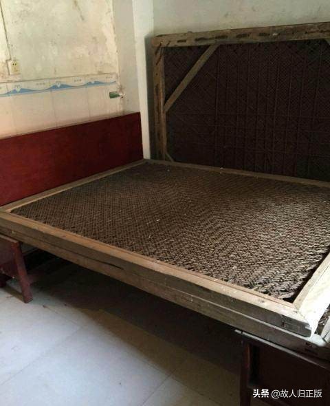 乳胶床垫下面垫弹簧床,弹簧床好还是乳胶床好