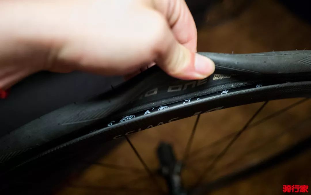 拒绝四溅的补胎液，教你优雅地改装/安装真空胎！