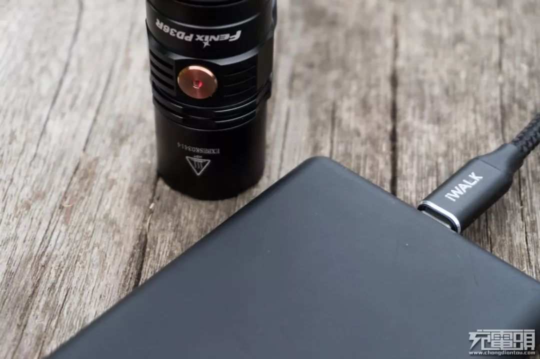 fenix菲尼克斯pd36r强光手电测评,fenixpd36rv2.0战术手电筒