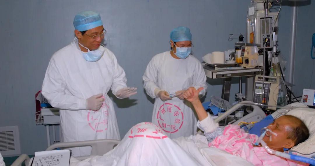 钟南山院士支援武汉火神山,钟南山84岁高龄奋战在抗疫一线