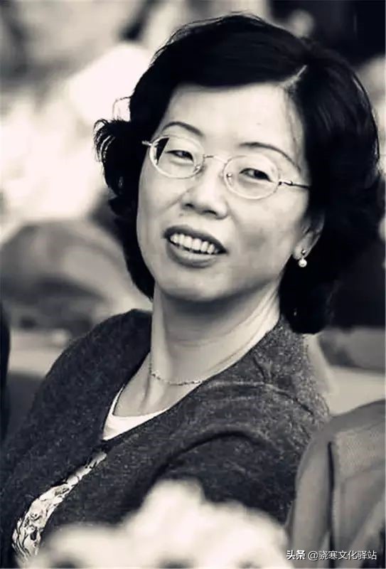 致橡树舒婷原文经典句子,《致橡树》舒婷原文朗读