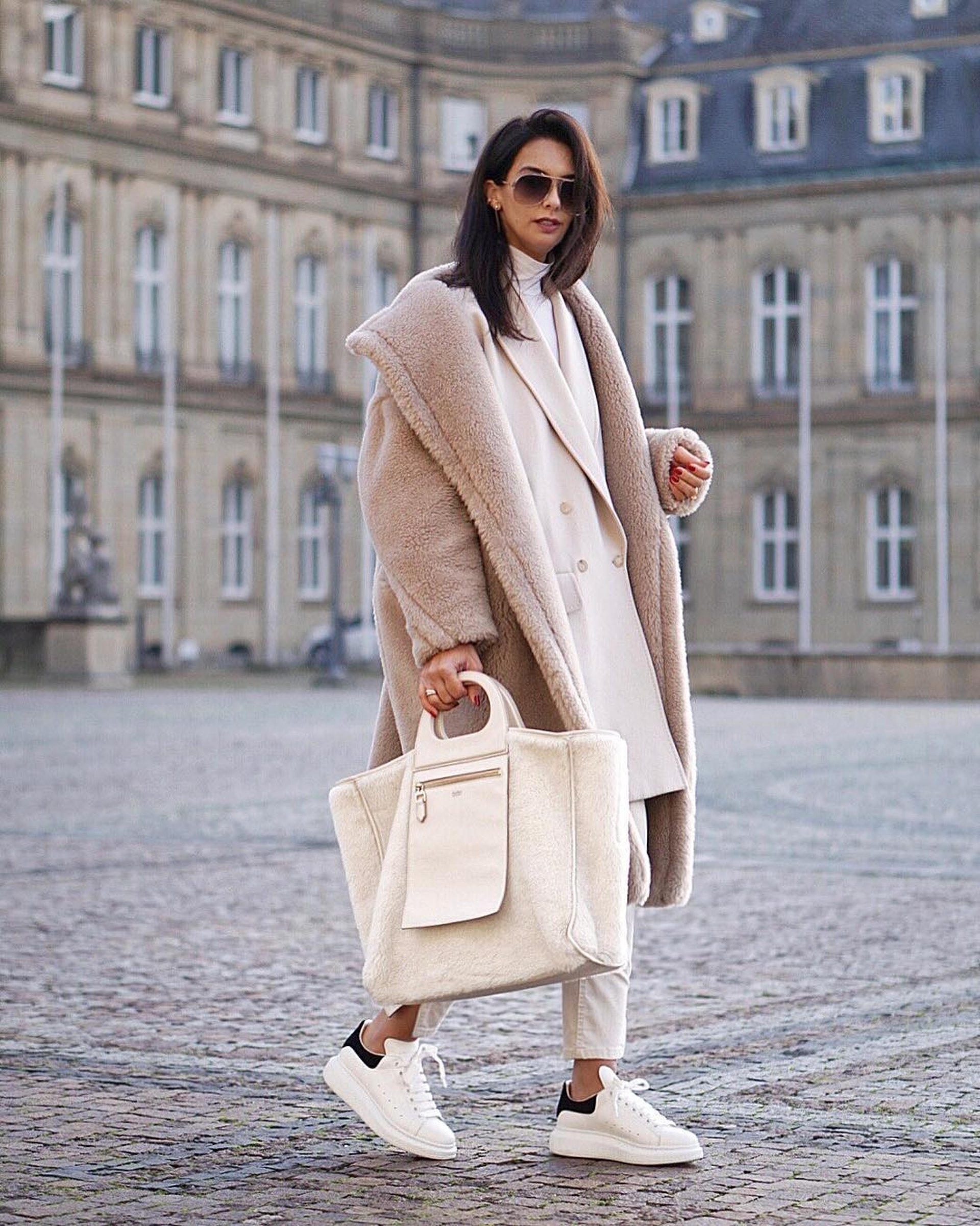 阿sa蔡卓妍高腰半身裙,蔡卓妍机场同款鞋子