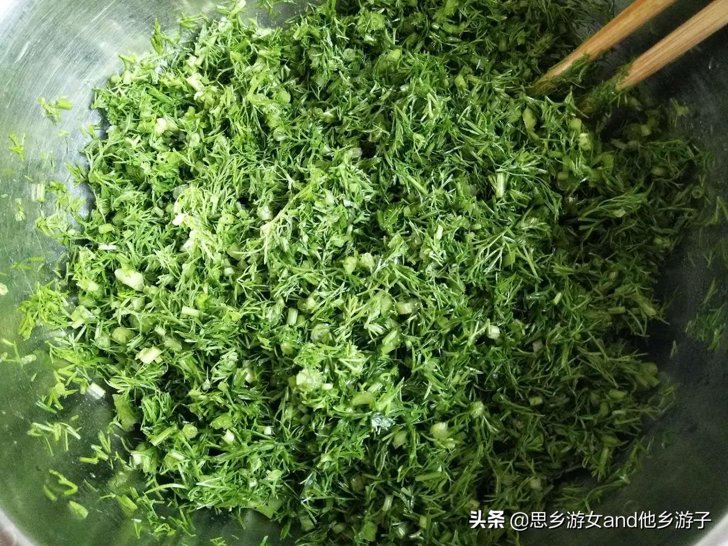 香炸茴香丸子怎么做好吃,小茴香素丸子如何炸得又香又脆