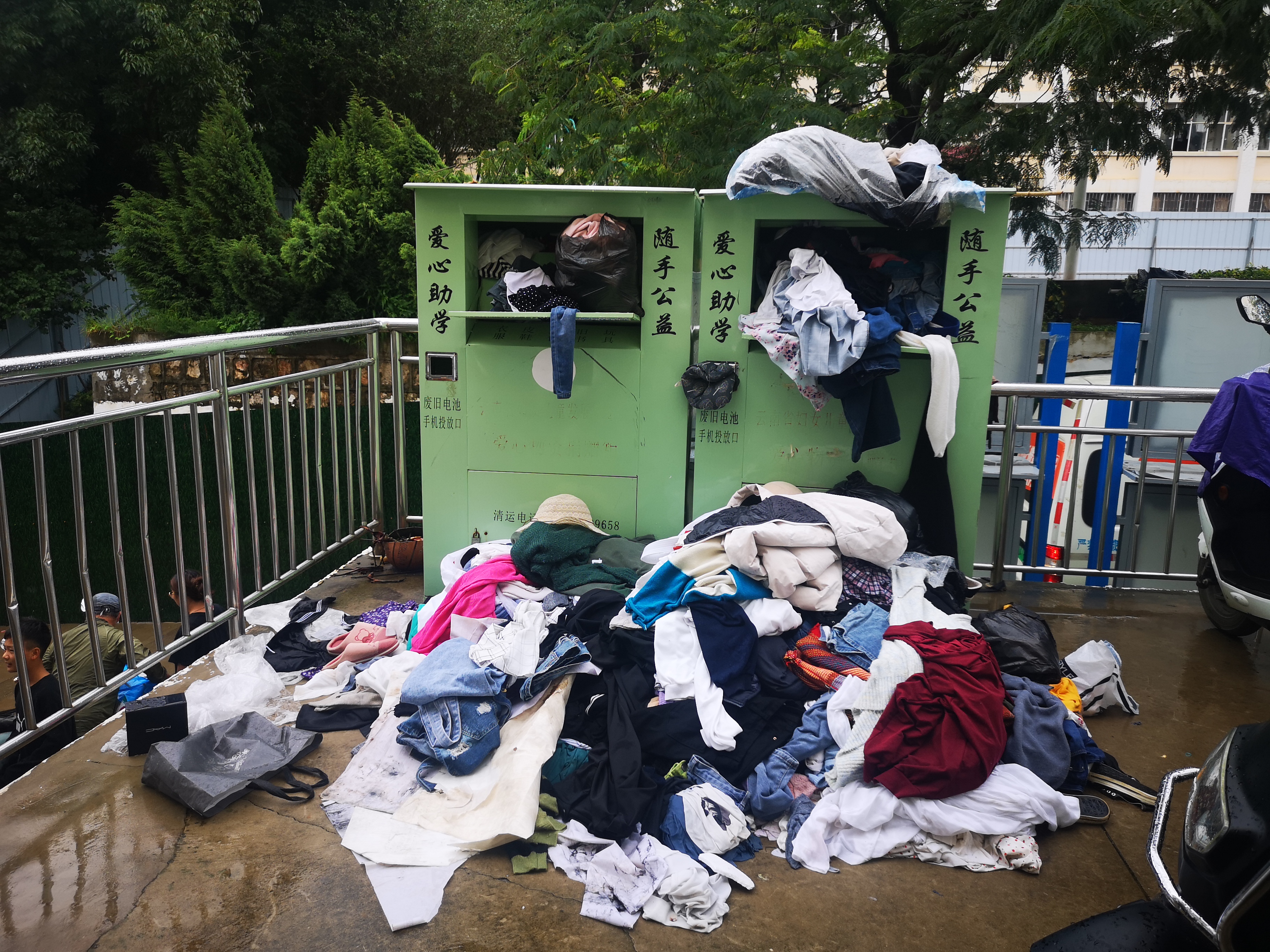 旧衣物回收行业真实状况,旧衣服回收第一个环节要分类吗