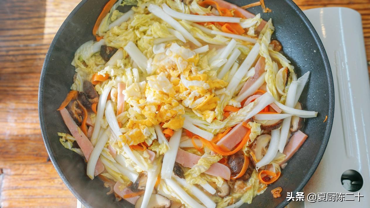 如何炒粉丝松散不粘成一团,炒粉丝很硬是怎么回事