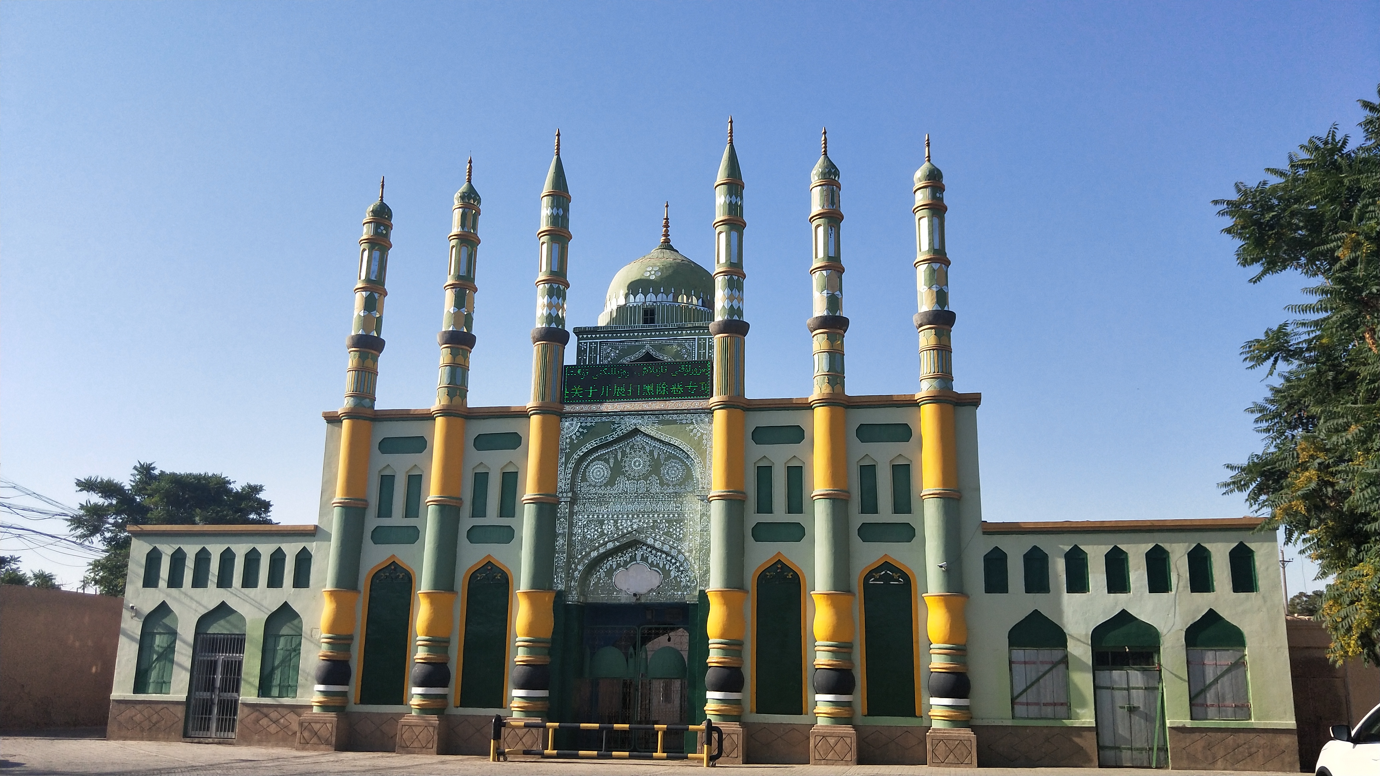 吐鲁番特点和气候,吐鲁番气候和风土人情