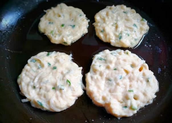 白萝卜饼做法不用面粉只加淀粉,白萝卜胡萝卜做饼要什么面粉