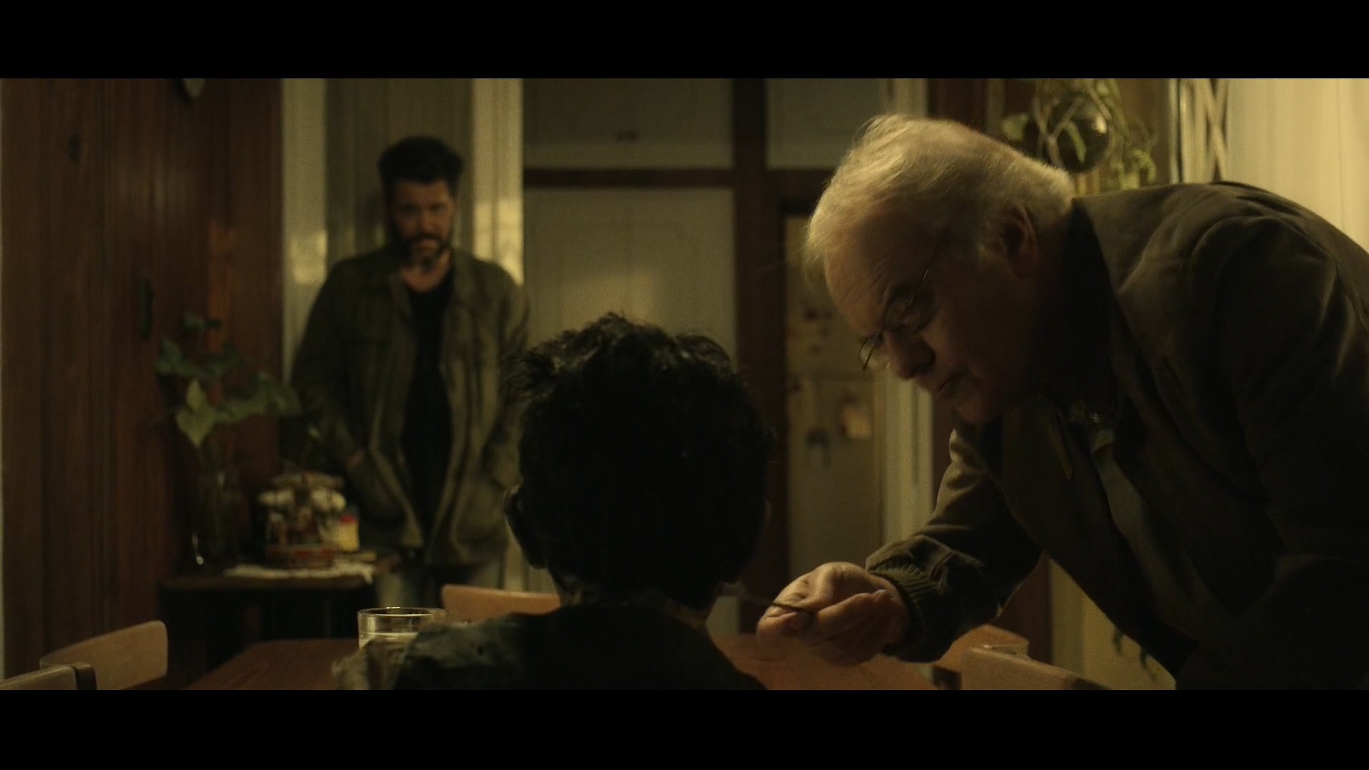 邻居天天半夜装修,邻居大半夜装修吓到了孩子