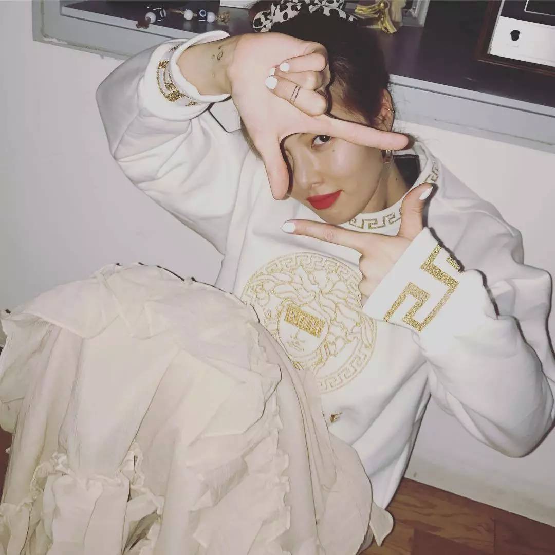 老铁放肆购!潮牌1~3折起,衣麦仓哈尔滨银泰店被时尚咖“攻陷”