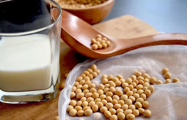 多吃4种食物可软化血管保护心脏,心血管病能吃豆腐吗