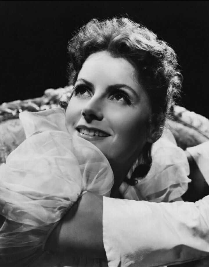 葛丽泰嘉宝有着“二十世纪的蒙娜丽莎”称号,她的脸总让人看不够