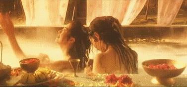 女孩洗澡时也会站着排尿？别不好意思，这可能对身体还有好处