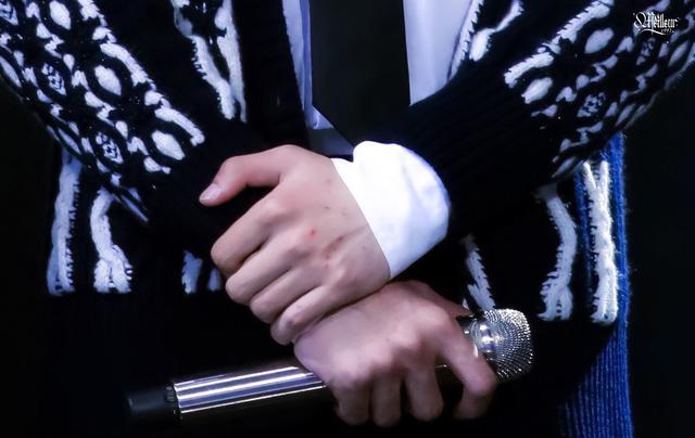 王一博没有工作室，被泼油漆被点香，这算哪门子的“乐华太子”？