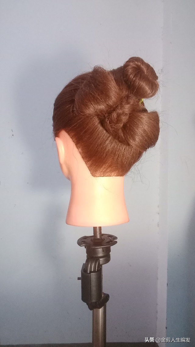 蝴蝶结发型怎么编才好看,刘诗诗大蝴蝶结头饰发型