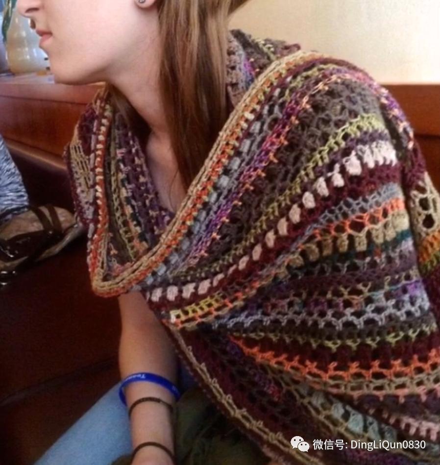 披肩围巾两用针织方法,针织时髦的新型披肩