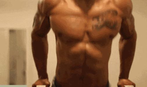 男性因肥胖导致胸部突出,男健身胸型下垂怎么矫正