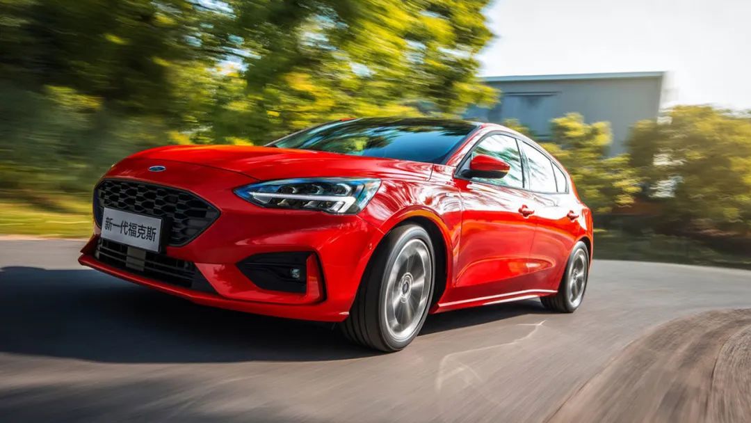 福克斯stline碰撞测试中保研,2012福特福克斯安全碰撞测试