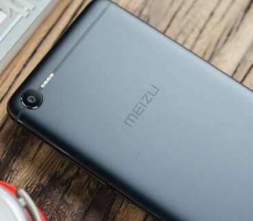 买荣耀手机好还是买小米手机,买荣耀还是买小米