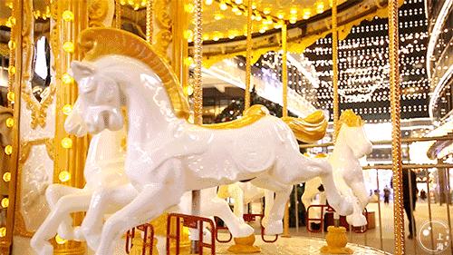 放假了和你爱的人去一次游乐场,一定要和自己爱的人去一次游乐场