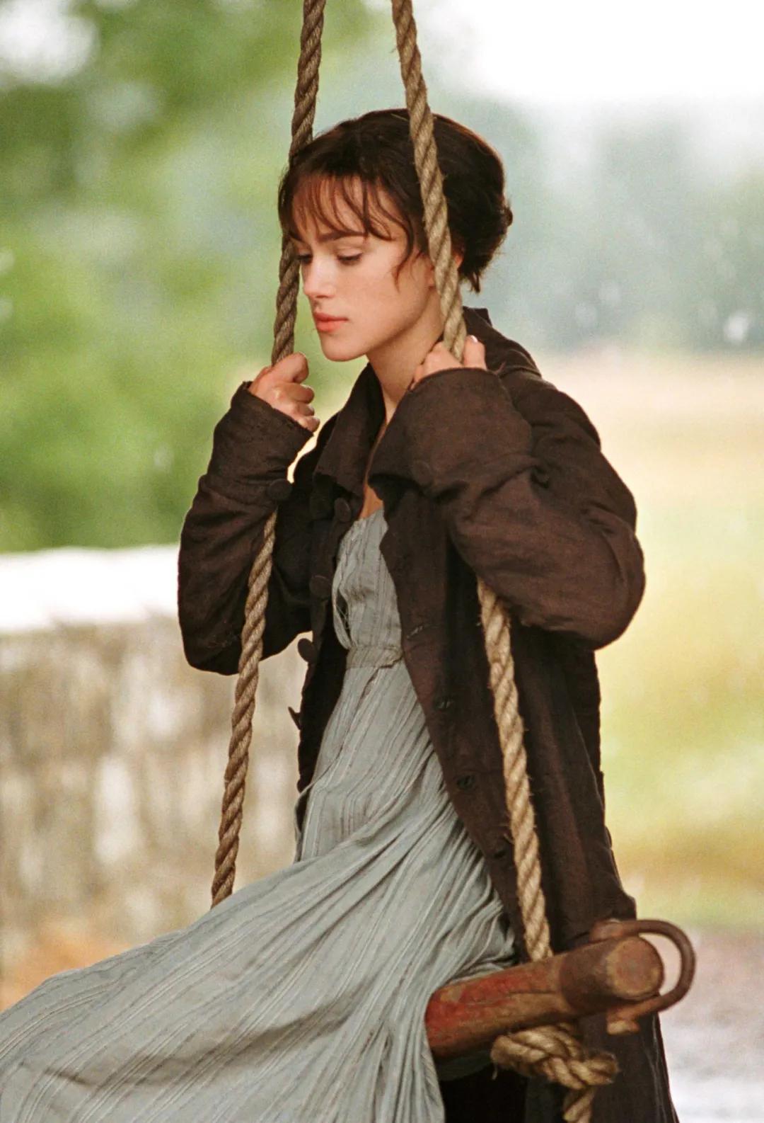 在家也穿正装,在家也天天穿校服