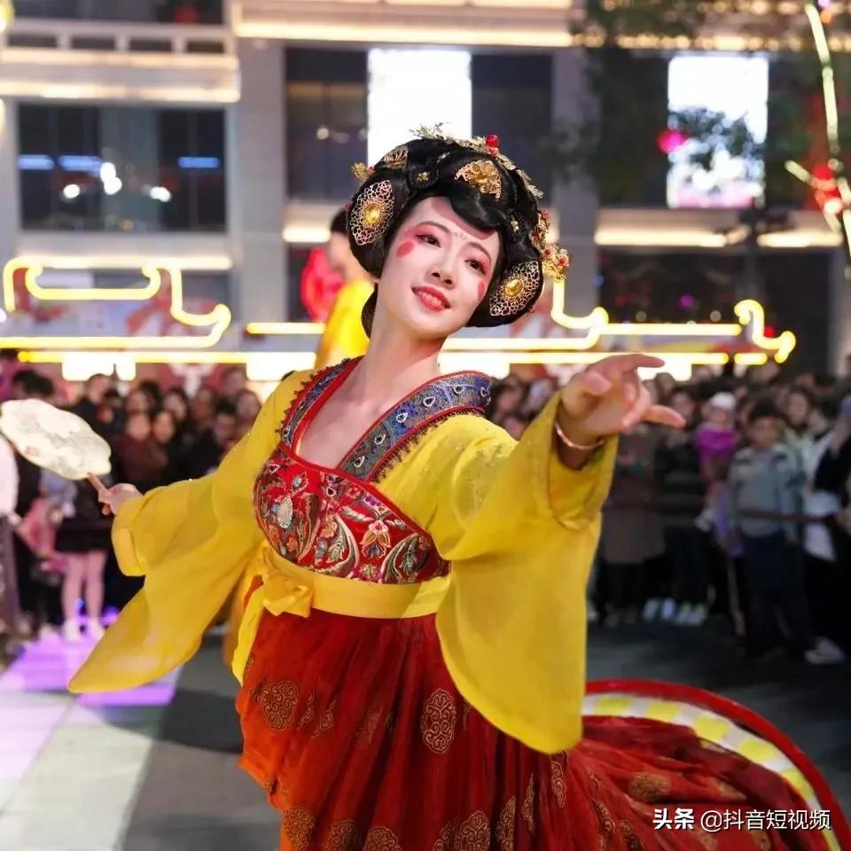 0-100岁的她们|在抖音,记录生活中的美好微光