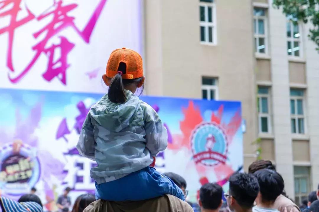 确认过眼神这是谁唱的歌,确认过眼神是过年要加班的人