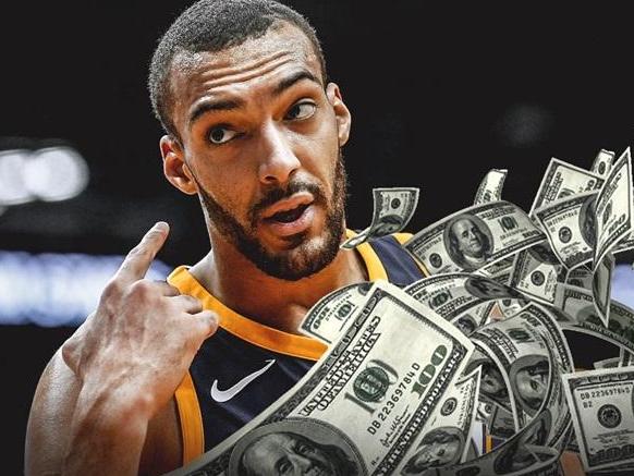 2亿中锋场均14+13，续约前扬言要拿冠军，如今赢球后很骄傲