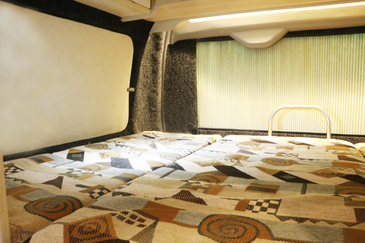 福田G9对卡座升顶房车,福田g9房车五菱房车对比