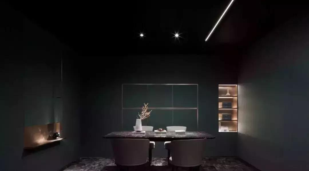 如今不流行照着样板房装了，电视剧才是潮流，配色高级美又正宗