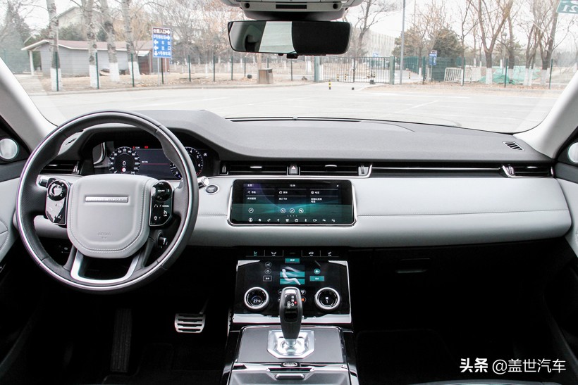 路虎揽胜极光却是个鲜活的例外,路虎揽胜极光刚性车身