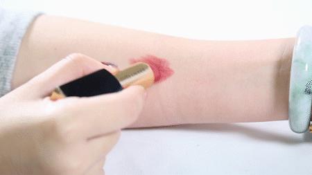 我们试了200只闲置口红，居然叠加出了各种绝版色号！