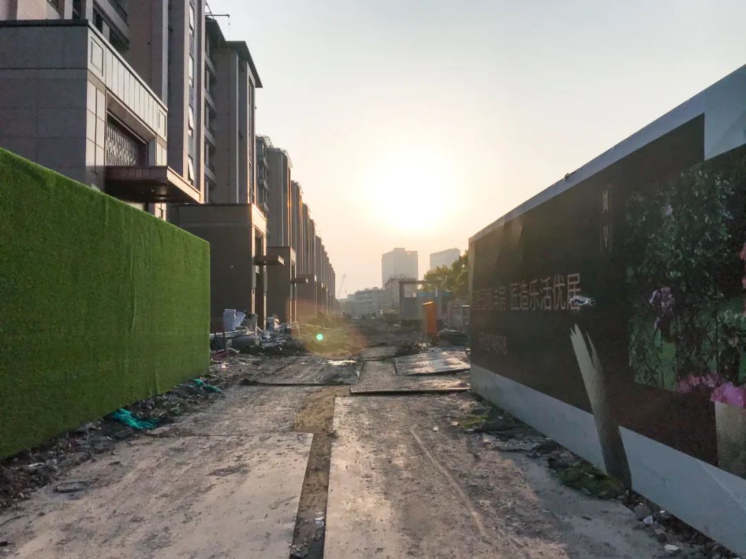 绿洲康城亲水湾开盘一房一价表,绿洲康城亲水湾两房两厅样板房