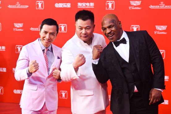 40辆车50套房,泳池养鱼拍电影忙,看互金圈大佬们如何奢侈挥霍