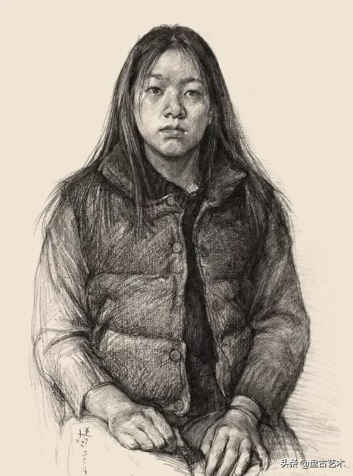 怎样画素描带手半身像才有美感——盘古文化艺术