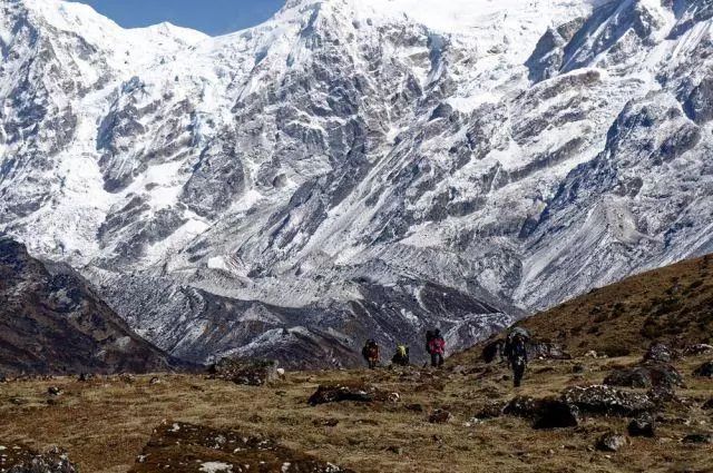 骆驼牌男性户外徒步鞋,世界大品牌户外徒步鞋