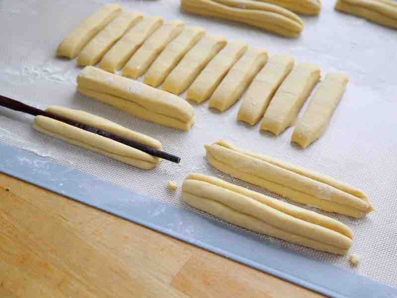 油条发酵后怎么炸,用油条发酵粉怎么炸油条