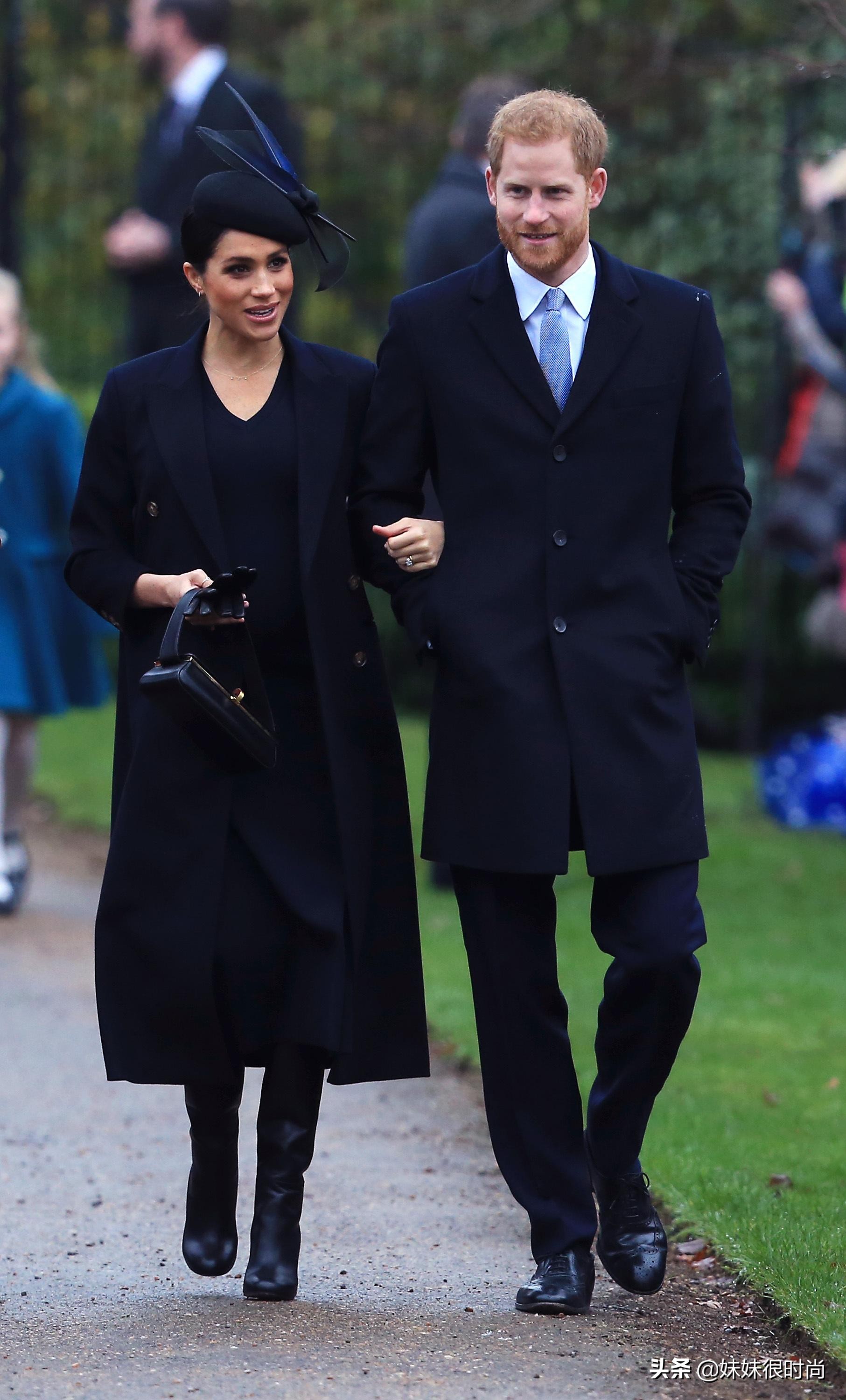 梅根穿的维多利亚贝克汉姆品牌,梅根穿的高跟鞋是多高